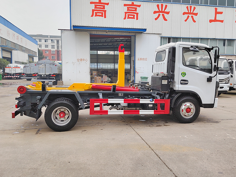 5方勾臂垃圾車(chē)-東風(fēng)小多利卡