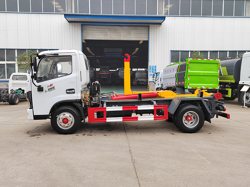 5方勾臂垃圾車(chē)-東風(fēng)小多利卡